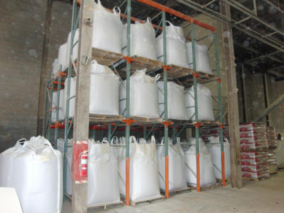 Drive in pallet rack with deep bulk storage lanes